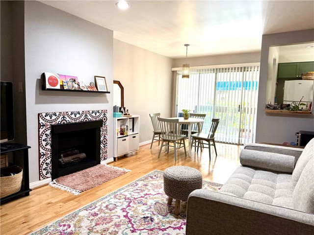 Detail Gallery Image 2 of 22 For 4107 Summertime Ln, Culver City,  CA 90230 - 1 Beds | 1 Baths