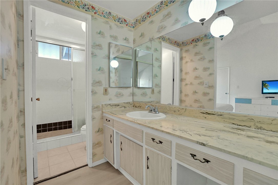 Detail Gallery Image 9 of 14 For 145 Casuda Canyon Dr #D,  Monterey Park,  CA 91754 - 3 Beds | 2 Baths