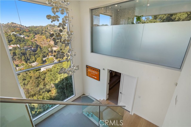 Detail Gallery Image 6 of 46 For 9716 Oak Pass Rd, Beverly Hills,  CA 90210 - 6 Beds | 3/2 Baths