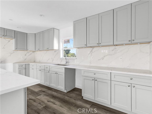 Detail Gallery Image 15 of 27 For 1231 1/2 S Rowan Ave #1/2,  Los Angeles,  CA 90023 - 4 Beds | 4 Baths