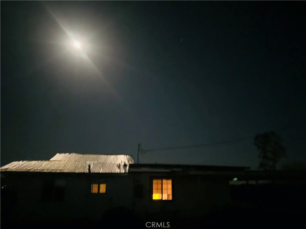 https://media.crmls.org/medias/96cb362a-2dfc-4947-af36-99a0c5179211.jpg?preset=X-Large