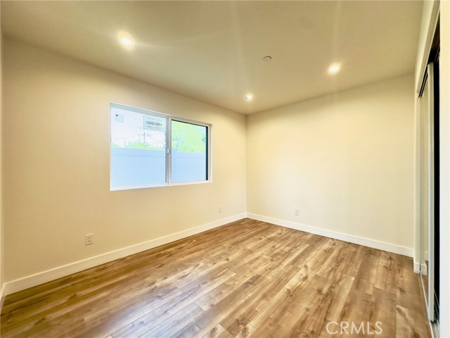 Detail Gallery Image 11 of 14 For 15950 Cohasset St, Van Nuys,  CA 91406 - 3 Beds | 2/1 Baths