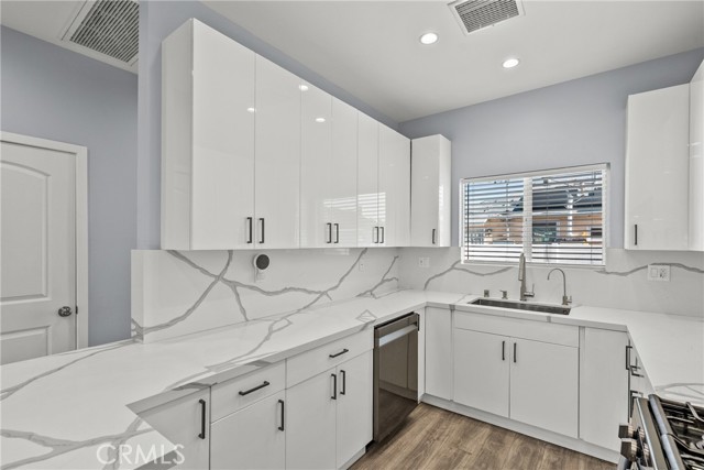 Detail Gallery Image 6 of 47 For 7239 Kraft, North Hollywood,  CA 91605 - 3 Beds | 2 Baths
