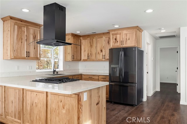 Detail Gallery Image 3 of 30 For 5660 Angel Dr, Paradise,  CA 95969 - 2 Beds | 2 Baths