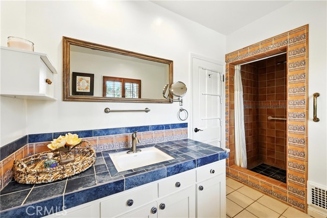 408 North McCadden Place, Los Angeles CA: https://media.crmls.org/medias/96cc5d3b-9f73-43db-8f98-0fc43f9f40ee.jpg