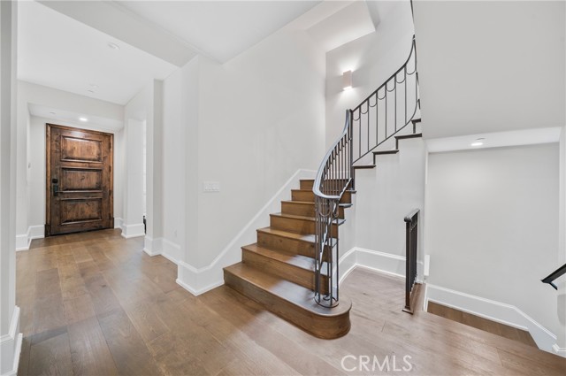 823 S Bundy Drive, Los Angeles CA: https://media.crmls.org/medias/96cd871c-d90e-4f56-80b4-dddc5189d861.jpg