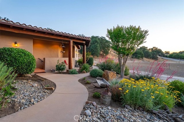 5085 Martingale Circle, San Miguel CA: https://media.crmls.org/medias/96cdb088-ce41-4981-b2ce-1438f0222bfa.jpg