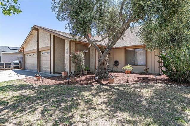 Detail Gallery Image 2 of 26 For 420 E Park Ave, Santa Maria,  CA 93454 - 4 Beds | 2 Baths