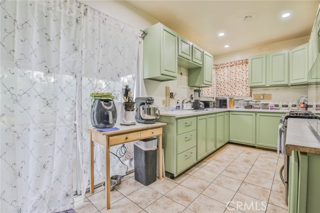 1727 Westwood Place, Pomona CA: https://media.crmls.org/medias/96ced9f7-c103-40a8-9769-c608d11f2bc5.jpg
