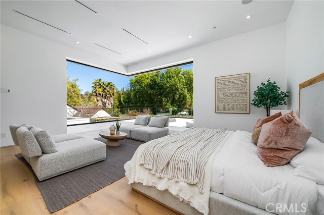 Detail Gallery Image 37 of 43 For 4930 Palomar Dr, Tarzana,  CA 91356 - 6 Beds | 6/1 Baths