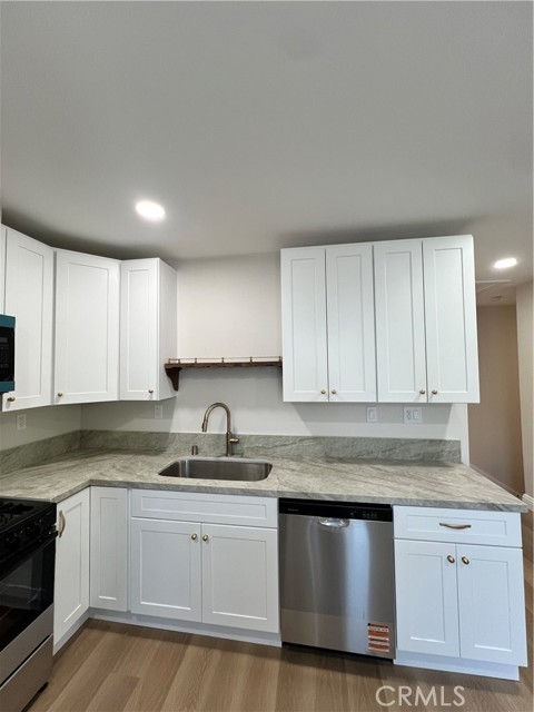 Detail Gallery Image 4 of 28 For 1904 E 2nd #B,  Long Beach,  CA 90802 - 2 Beds | 1 Baths