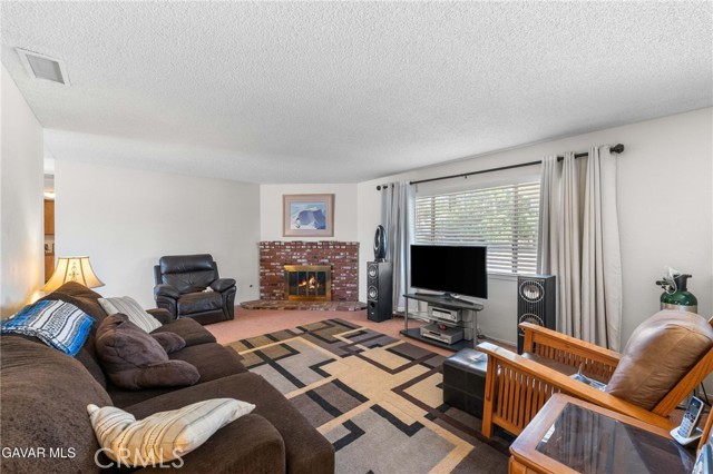 Detail Gallery Image 7 of 32 For 16435 Stagecoach Ave, Palmdale,  CA 93591 - 3 Beds | 2 Baths