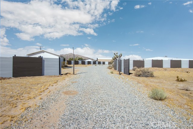 Detail Gallery Image 2 of 19 For 62474 Golden St, Joshua Tree,  CA 92252 - 2 Beds | 2 Baths