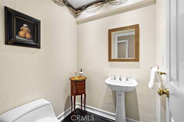 17 Brigadier, Irvine CA: https://media.crmls.org/medias/96d1ef98-0996-4e94-8656-498707ed92b4.jpg