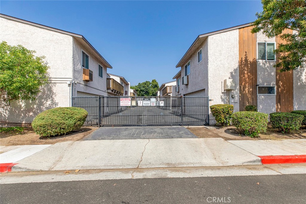 809 E Acacia Avenue #H