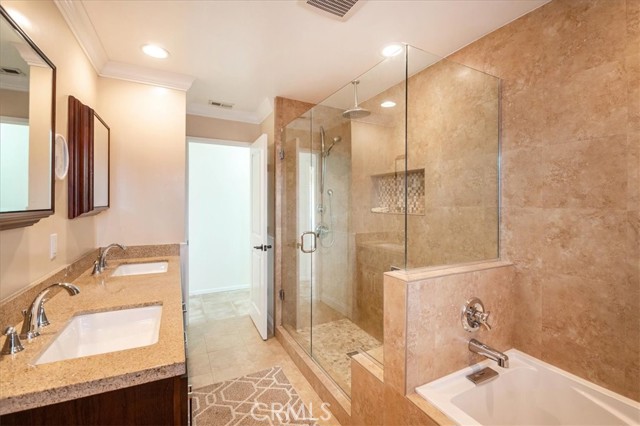 3616 Elm Avenue, Manhattan Beach, California 90266, 3 Bedrooms Bedrooms, ,2 BathroomsBathrooms,Residential,Sold,Elm,SB22239127