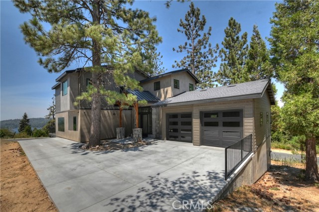 Detail Gallery Image 3 of 57 For 176 Mill Pond, Lake Arrowhead,  CA 92352 - 3 Beds | 2/1 Baths