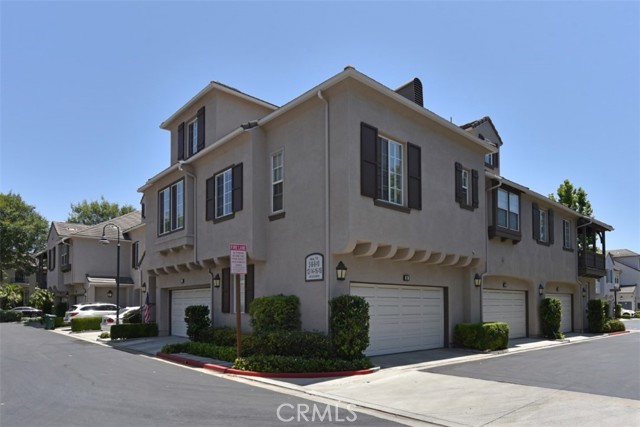 16 Leucadia, Irvine CA: https://media.crmls.org/medias/96d53c4d-648d-4601-ae8f-e4134dd03797.jpg