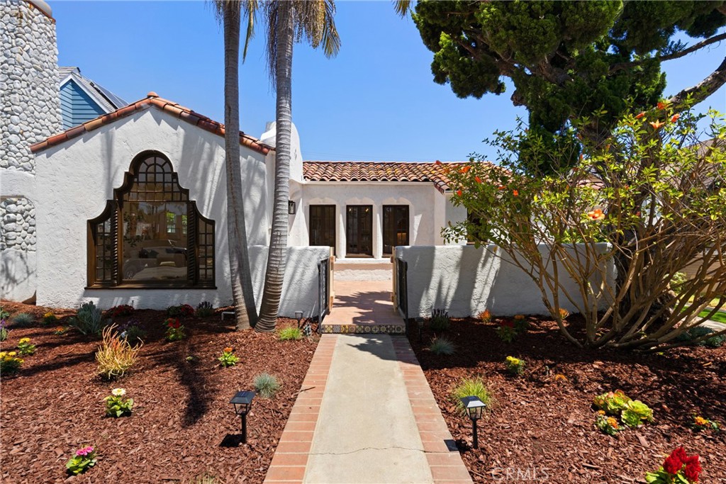 254 Bennett Ave