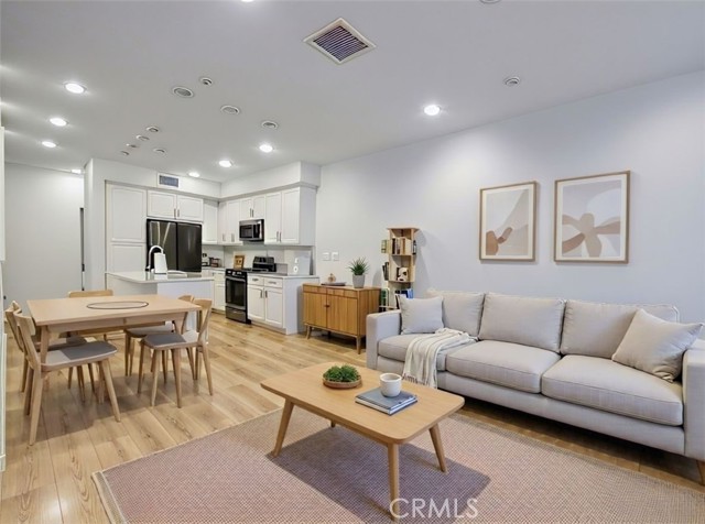 Front Image Thumbnail for CRNP25194519