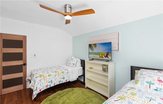 1029 Glenneyre Street, Laguna Beach CA: https://media.crmls.org/medias/96d70bfe-7a3b-4bfa-9a4f-563957b3e6ba.jpg