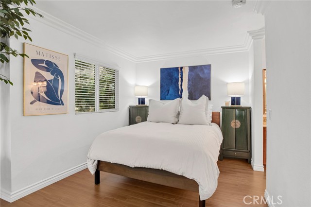 355 N Maple Street, Burbank CA: https://media.crmls.org/medias/96d7449f-a3fc-45c0-8497-d89b03372530.jpg