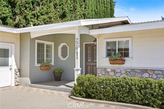 Detail Gallery Image 3 of 40 For 22841 Mariano St, Woodland Hills,  CA 91367 - 3 Beds | 3 Baths