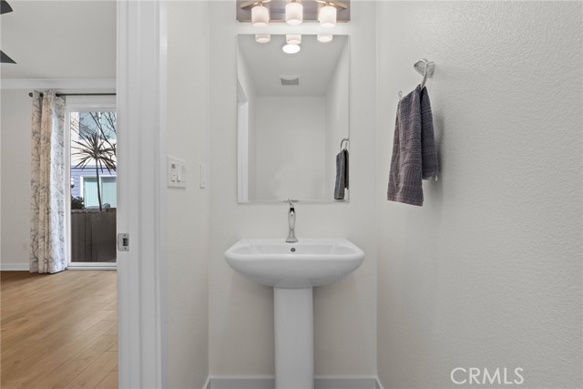 Detail Gallery Image 27 of 30 For 5762 Acacia, Lakewood,  CA 90712 - 3 Beds | 4 Baths