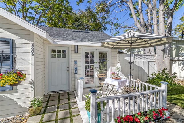 Detail Gallery Image 2 of 26 For 2884 Crescent-Way Thousand Oaks Way, Thousand Oaks,  CA 91362 - 2 Beds | 1 Baths