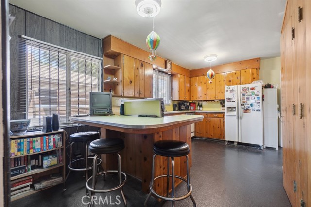 319 E Deodar Street, Ontario CA: https://media.crmls.org/medias/96d93f5d-1d60-4ccc-bcd5-e1ee46918afe.jpg