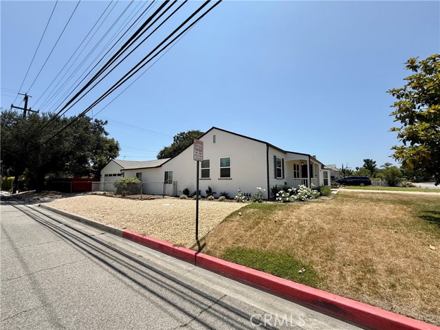 352 E Newman Avenue, Arcadia CA: https://media.crmls.org/medias/96d9e1d2-f566-41ae-8d2c-4c5babafca27.jpg