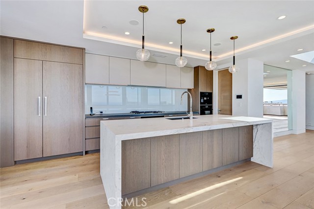 Detail Gallery Image 11 of 47 For 2016 Ocean, Manhattan Beach,  CA 90266 - 5 Beds | 5/2 Baths