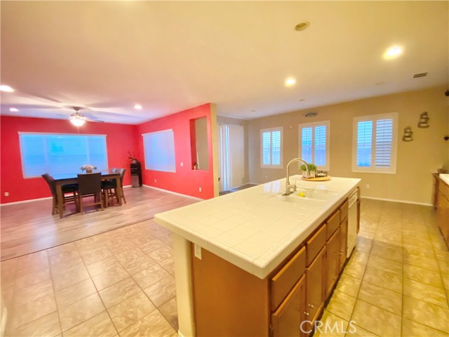 12564 Mesa Street, Victorville CA: https://media.crmls.org/medias/96db8856-de8f-4525-854e-0e6f9a2c79f5.jpg