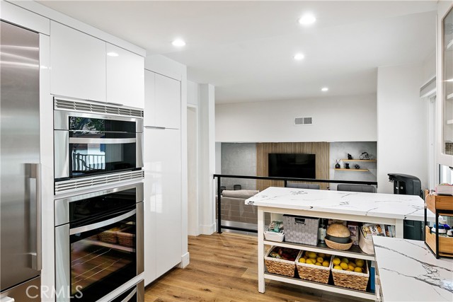 Detail Gallery Image 10 of 43 For 24411 Highlander Rd, West Hills,  CA 91307 - 5 Beds | 2/1 Baths