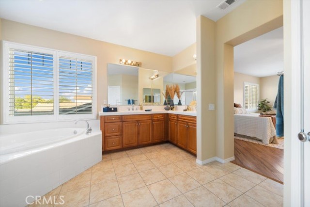 Detail Gallery Image 6 of 42 For 6558 Lacolle Pl, Lancaster,  CA 93536 - 6 Beds | 4 Baths