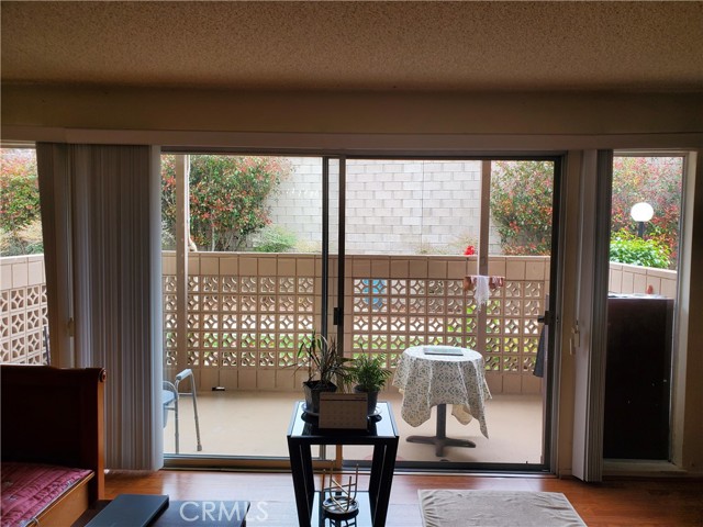 Detail Gallery Image 7 of 11 For 1980 Mckinney Way 13h,  Seal Beach,  CA 90740 - 2 Beds | 2 Baths