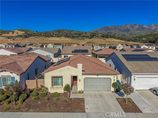 Detail Gallery Image 2 of 44 For 2111 Seville, Santa Paula,  CA 93060 - 4 Beds | 2/1 Baths