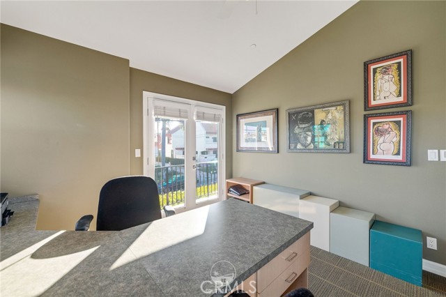 Detail Gallery Image 41 of 47 For 1911 Speyer a,  Redondo Beach,  CA 90278 - 4 Beds | 2/1 Baths