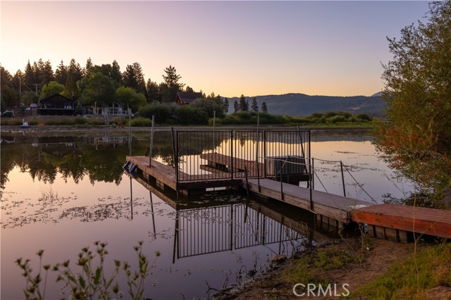 Detail Gallery Image 4 of 49 For 39389 N Shore Dr, Fawnskin,  CA 92333 - 3 Beds | 2 Baths