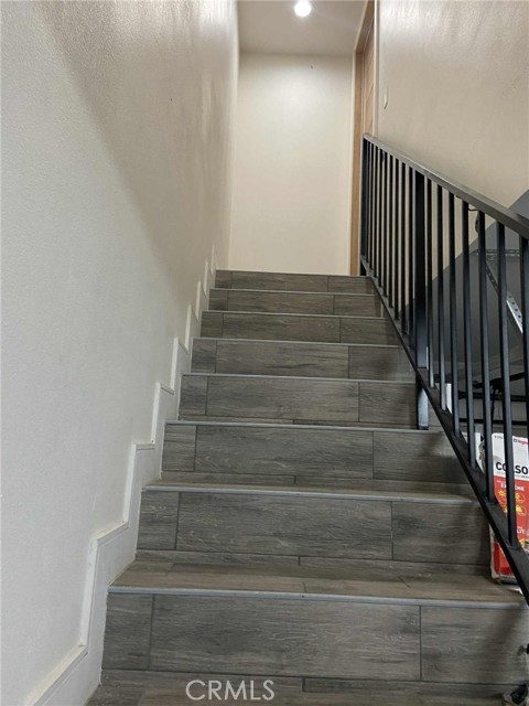 Detail Gallery Image 3 of 10 For 8659 Shirley Ave, Northridge,  CA 91324 - 2 Beds | 2 Baths