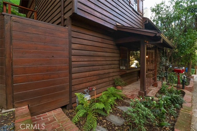 Detail Gallery Image 36 of 36 For 9860 Yoakum Dr, Beverly Hills,  CA 90210 - 1 Beds | 2 Baths