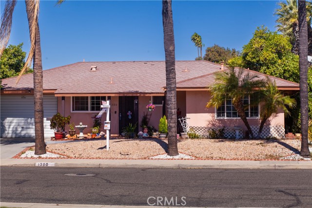 Detail Gallery Image 2 of 23 For 1380 Teakwood, Hemet,  CA 92543 - 2 Beds | 2 Baths
