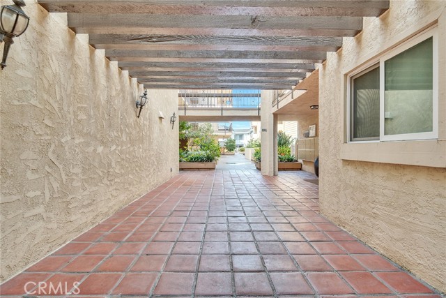 6151 Canterbury Drive, Culver City CA: https://media.crmls.org/medias/96dfd279-688f-47ab-a9ea-823e5613bacb.jpg