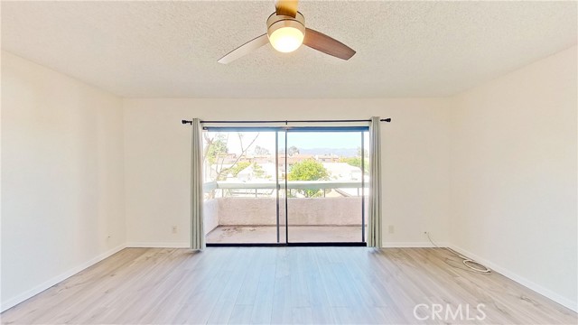 Detail Gallery Image 15 of 21 For 9906 Owensmouth Ave #7,  Chatsworth,  CA 91311 - 3 Beds | 2/1 Baths