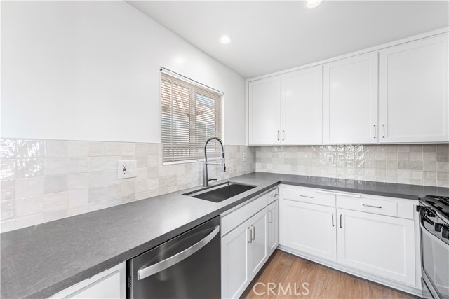 Detail Gallery Image 9 of 17 For 223 Avenida Victoria #C,  San Clemente,  CA 92672 - 2 Beds | 2 Baths