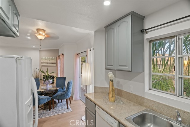 Detail Gallery Image 29 of 45 For 5135 Zelzah Ave #201,  Encino,  CA 91316 - 2 Beds | 2 Baths