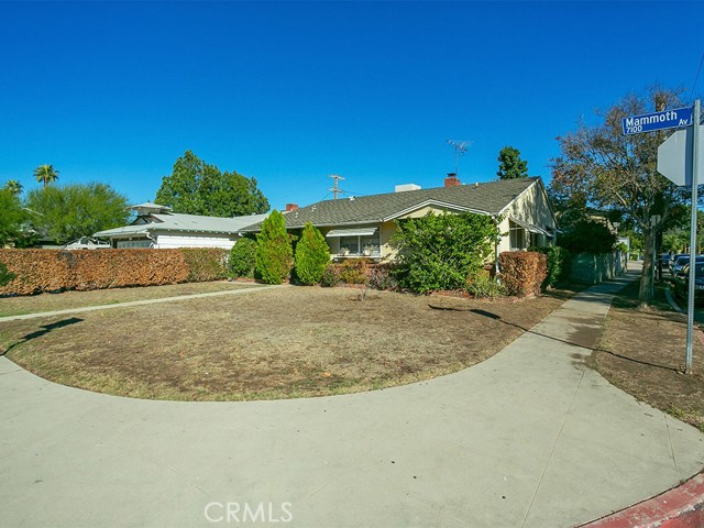 7102 Mammoth Avenue photo 4