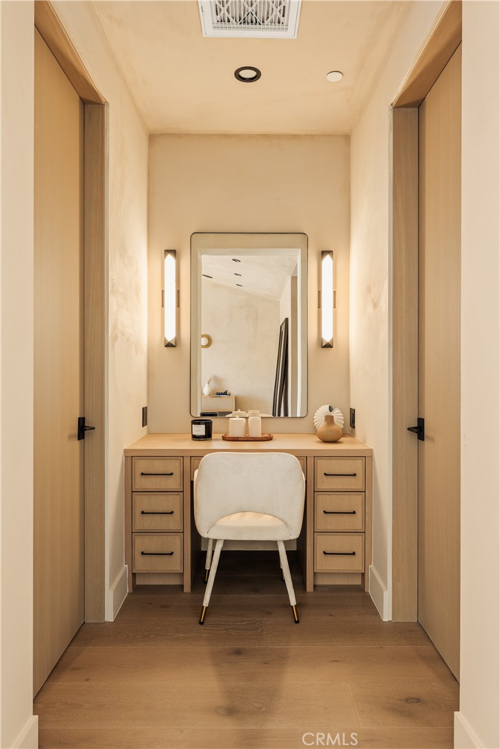 https://media.crmls.org/medias/96e25c09-d2e0-4a93-80d8-01094dc67076.jpg?preset=X-Large
