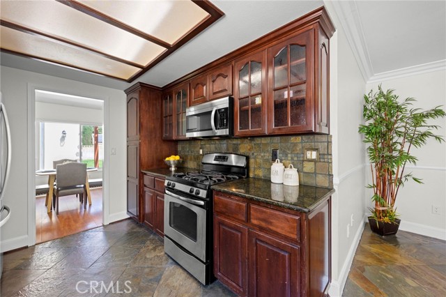 Detail Gallery Image 17 of 44 For 1704 Mulberry Ave, Upland,  CA 91784 - 4 Beds | 2 Baths