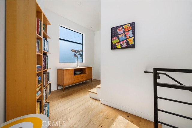 3660 Beethoven Street, Los Angeles CA: https://media.crmls.org/medias/96e2bcb9-8875-4e13-bace-860caacb0cd9.jpg